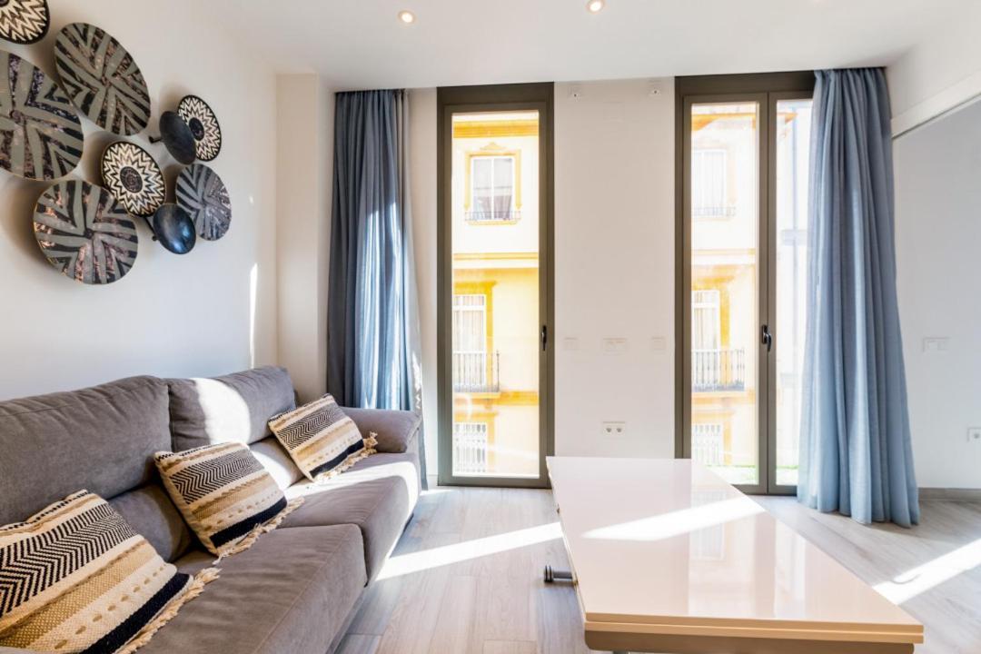 Minty - Modern La Merced Apartment *